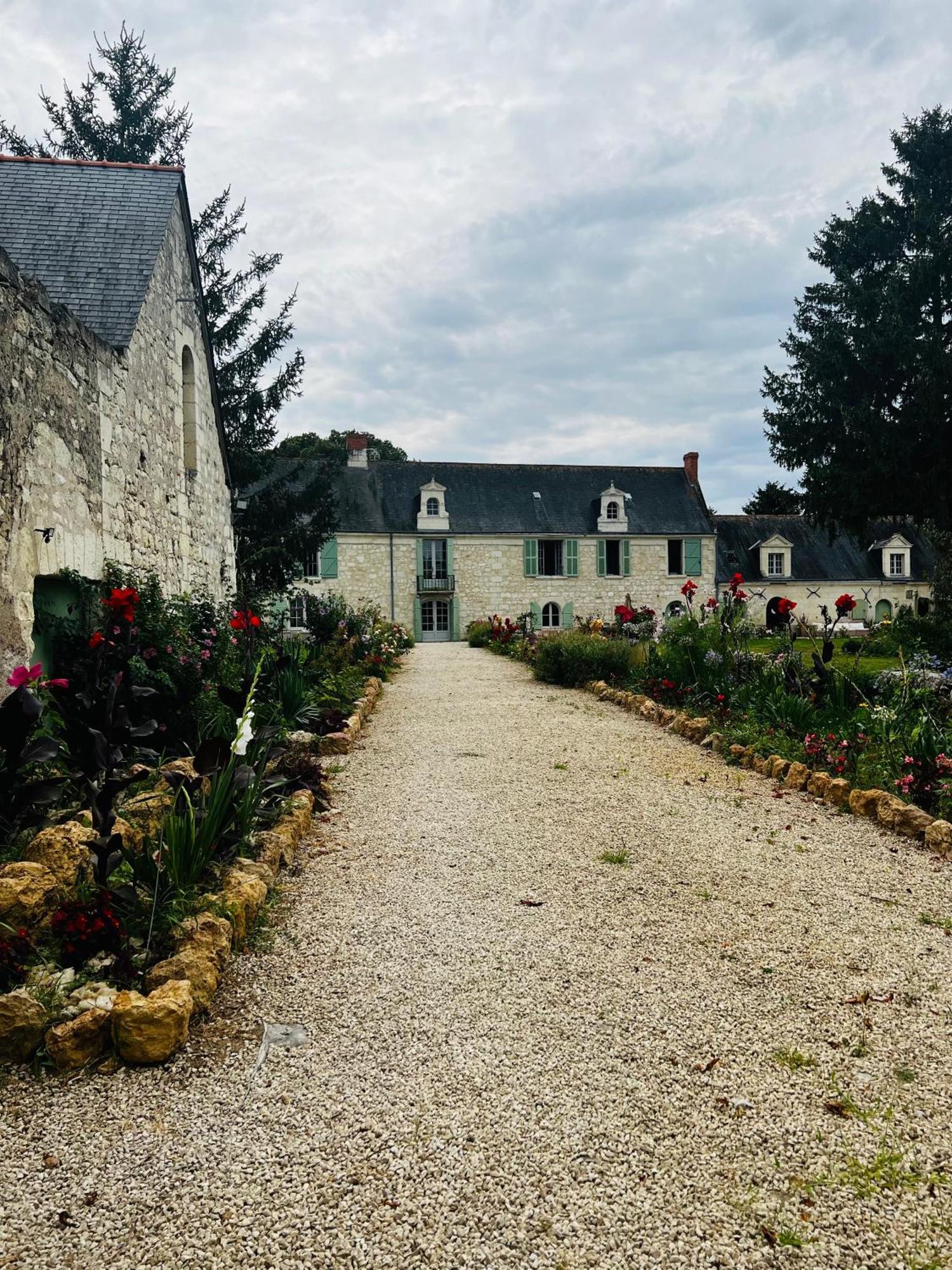 Chateau De La Thibaudiere Bois Savary - Chambre Familiale Du Roi Allonnes  Dış mekan fotoğraf